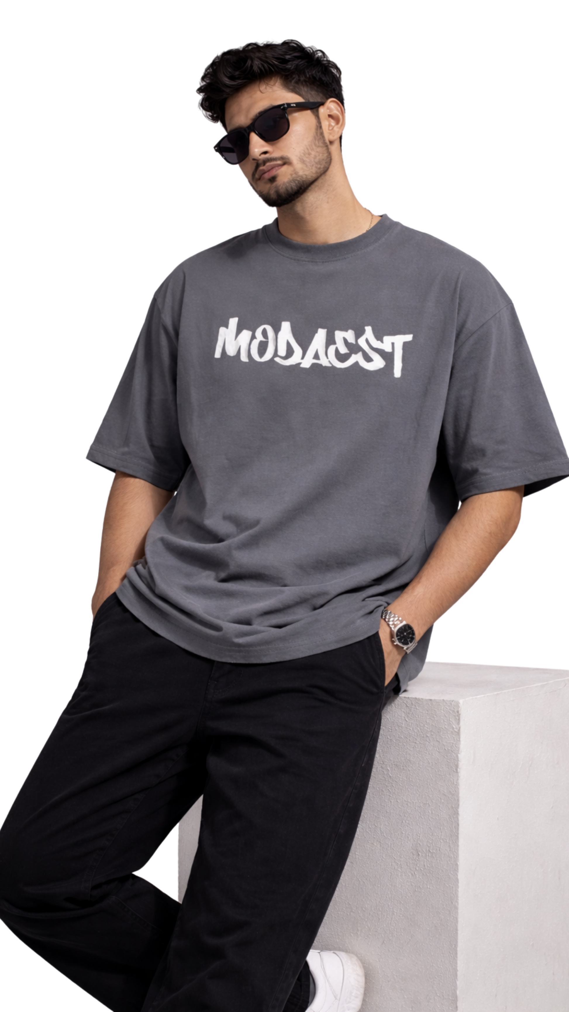 Charcoal grey oversized t-shirt from Modaest, featuring a relaxed fit and stylish design.